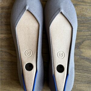 NEW IN BOX! Rothy’s The Flat Pebble Gray, Size 8